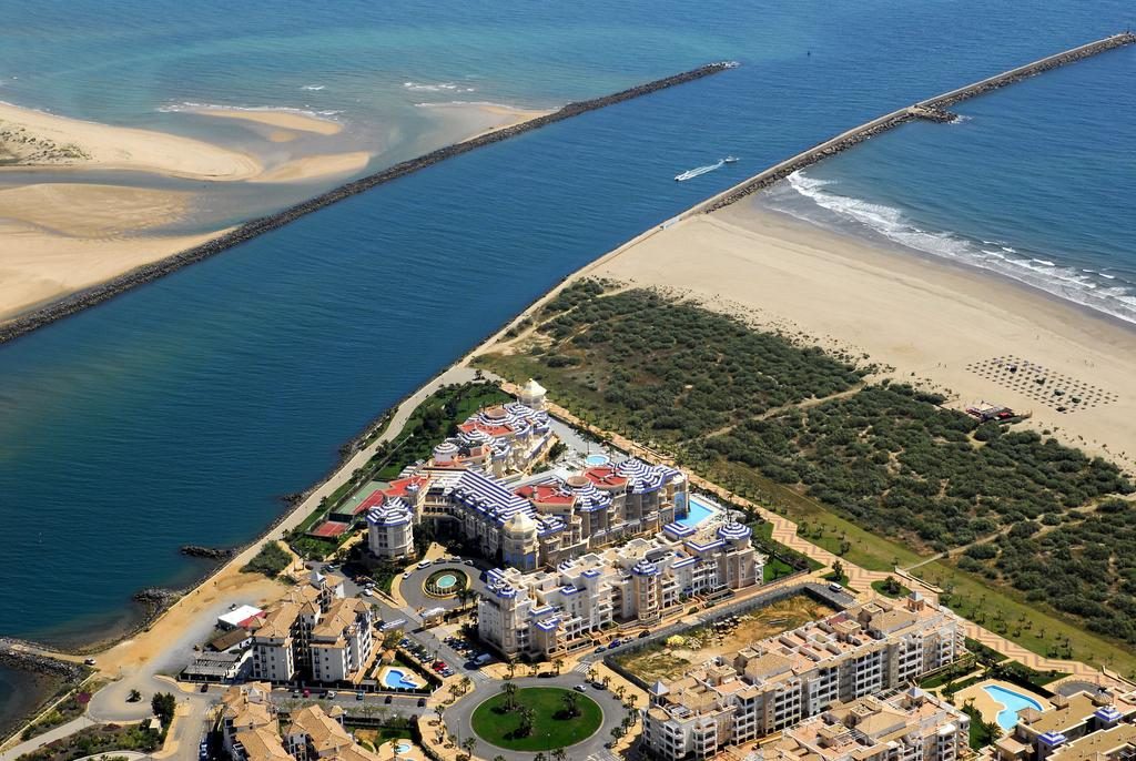 https://golftravelpeople.com/wp-content/uploads/2019/04/Melia-Atlantico-Hotel-Isla-Canela-Huelva-Costa-de-la-Luz-Spain-9-1024x686.jpg