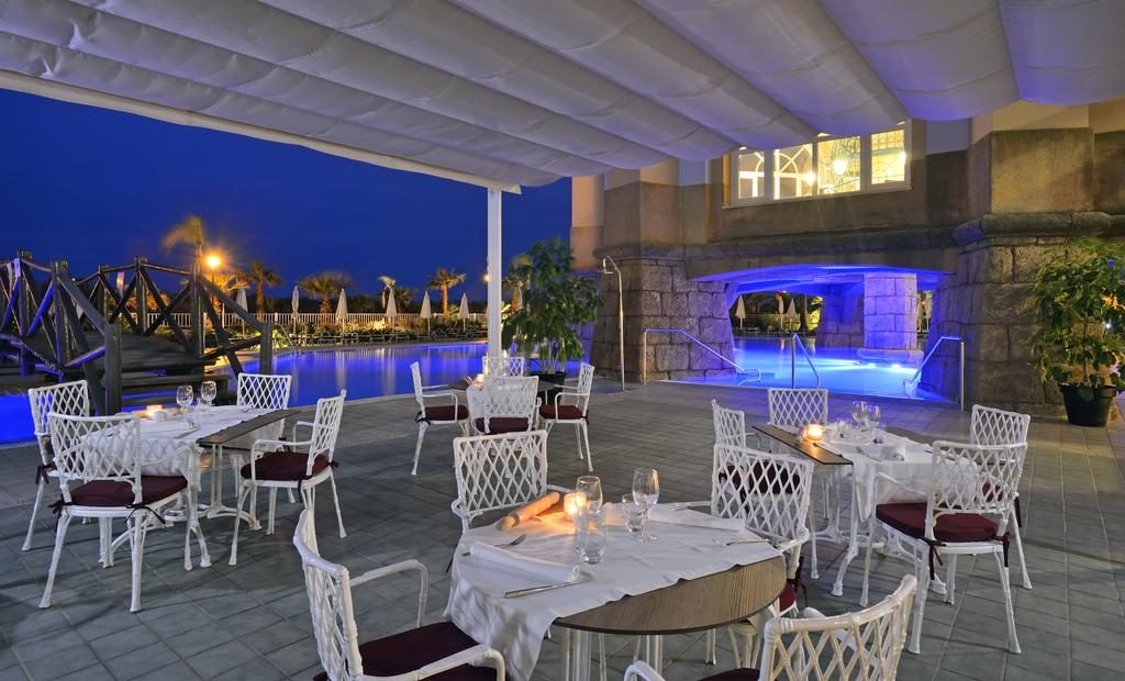https://golftravelpeople.com/wp-content/uploads/2019/04/Melia-Atlantico-Hotel-Isla-Canela-Huelva-Costa-de-la-Luz-Spain-Restaurants-Bars-9-1024x620.jpg
