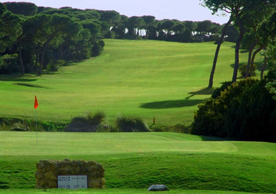 https://golftravelpeople.com/wp-content/uploads/2019/04/Nuevo-Portil-Golf-Club-4.jpg