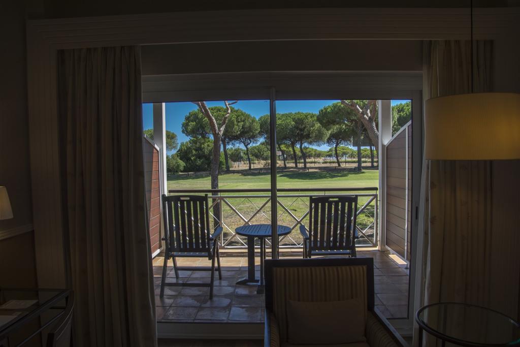 https://golftravelpeople.com/wp-content/uploads/2019/04/Nuevo-Portil-Golf-Hotel-Bedrooms-1.jpg