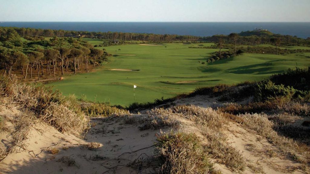 https://golftravelpeople.com/wp-content/uploads/2019/04/Oitavos-Dunes-Golf-Club-7-1024x577.jpg