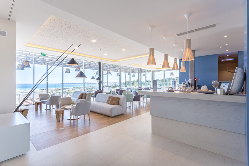 https://golftravelpeople.com/wp-content/uploads/2019/04/Onyria-Palmares-Beach-House-Hotel-New-11.jpg