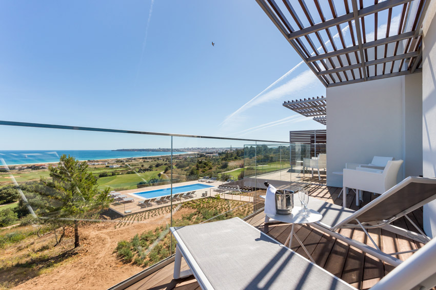 https://golftravelpeople.com/wp-content/uploads/2019/04/Onyria-Palmares-Beach-House-Hotel-New-16.jpg
