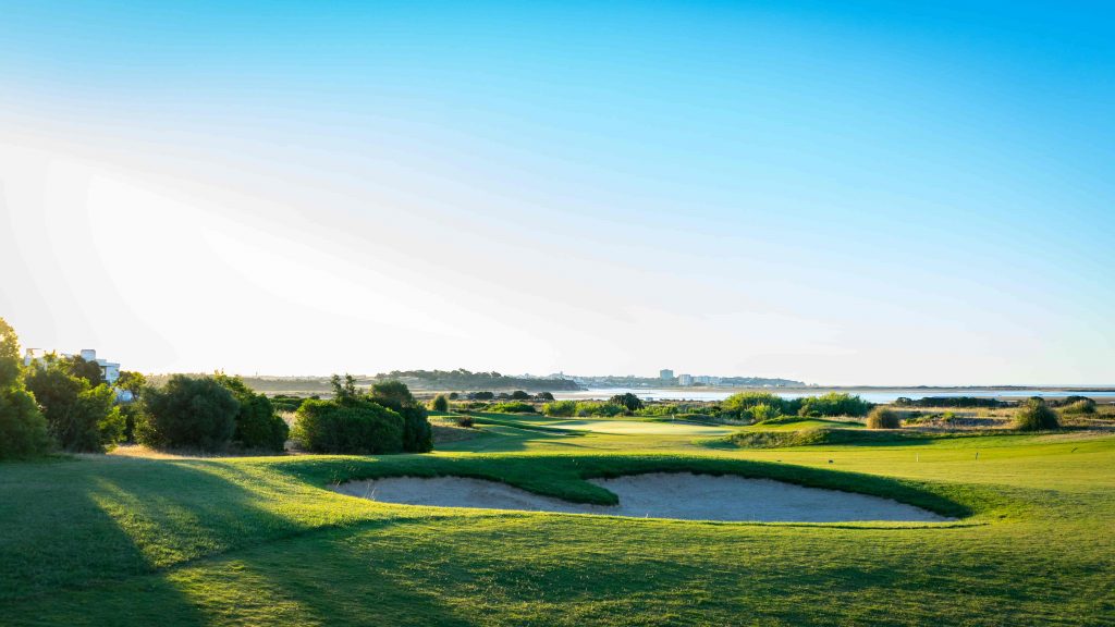 https://golftravelpeople.com/wp-content/uploads/2019/04/Onyria-Palmares-Golf-Club-Lagos-Algarve-Portugal-11-min-1024x576.jpg
