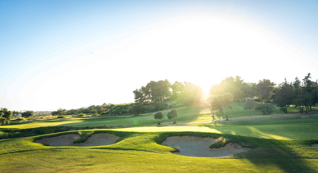 https://golftravelpeople.com/wp-content/uploads/2019/04/Onyria-Palmares-Golf-Club-Lagos-Algarve-Portugal-17-min-1024x556.jpg