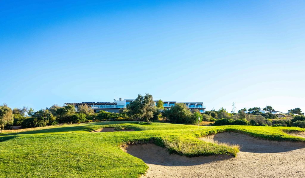 https://golftravelpeople.com/wp-content/uploads/2019/04/Onyria-Palmares-Golf-Club-Lagos-Algarve-Portugal-21-min-1024x600.jpg