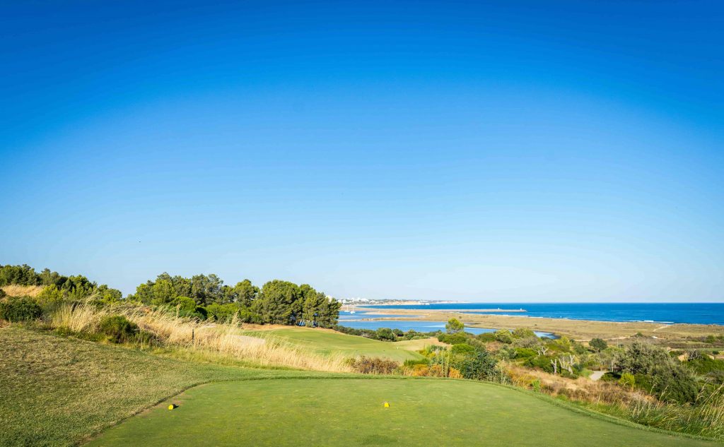 https://golftravelpeople.com/wp-content/uploads/2019/04/Onyria-Palmares-Golf-Club-Lagos-Algarve-Portugal-26-min-1024x633.jpg