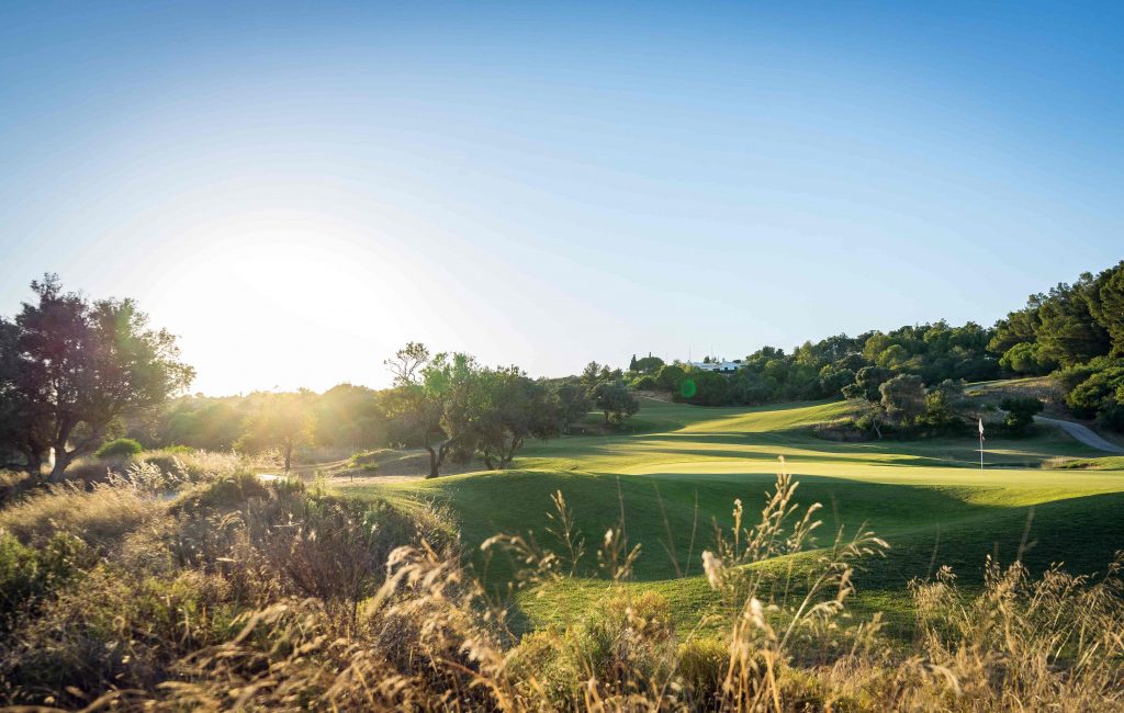 https://golftravelpeople.com/wp-content/uploads/2019/04/Onyria-Palmares-Golf-Club-Lagos-Algarve-Portugal-29-min-1024x650.jpg