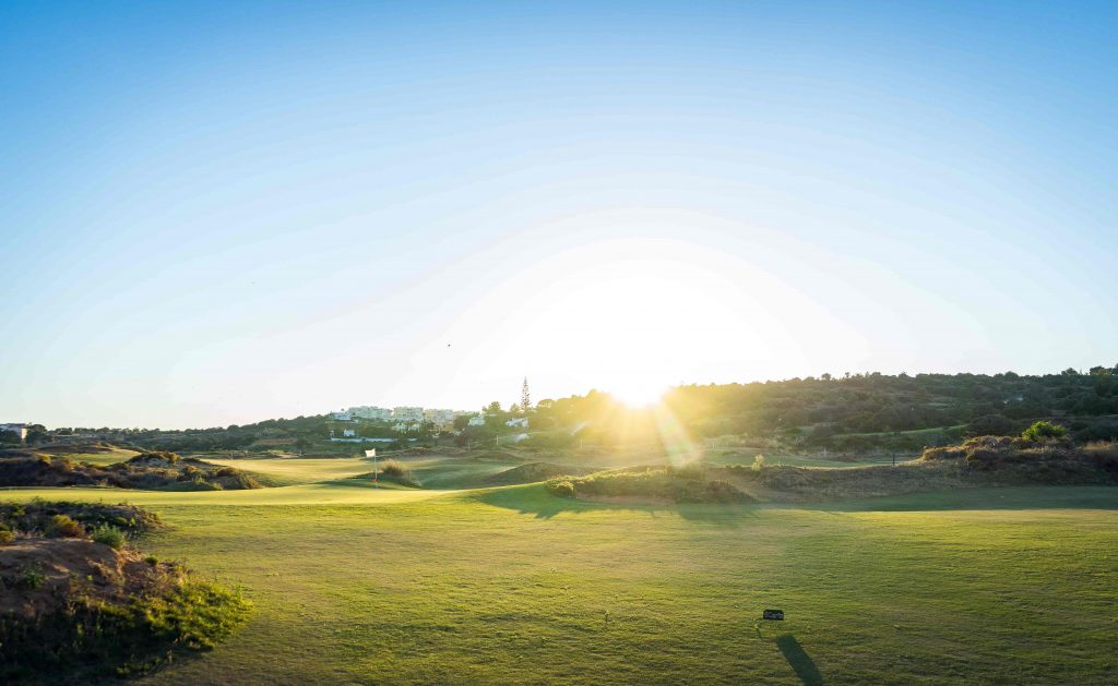 https://golftravelpeople.com/wp-content/uploads/2019/04/Onyria-Palmares-Golf-Club-Lagos-Algarve-Portugal-40-min-1024x629.jpg