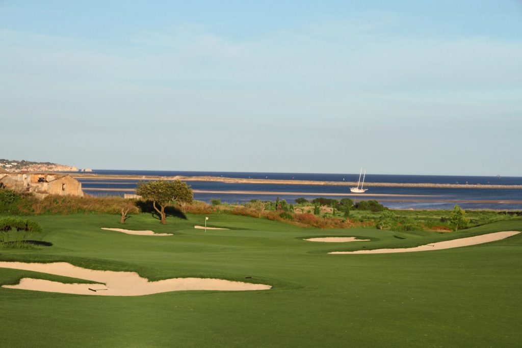 https://golftravelpeople.com/wp-content/uploads/2019/04/Onyria-Palmares-Golf-Club-Lagos-Algarve-Portugal-5-min-1024x683.jpg