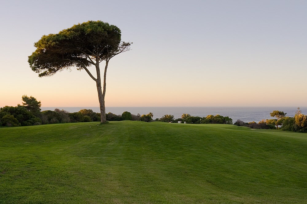 https://golftravelpeople.com/wp-content/uploads/2019/04/Onyria-Quinta-da-Marinha-Golf-Club-Cascais-Lisbon-Portugal-14.jpg
