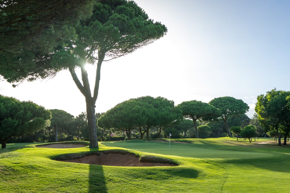 https://golftravelpeople.com/wp-content/uploads/2019/04/Onyria-Quinta-da-Marinha-Golf-Club-Cascais-Lisbon-Portugal-7.jpg