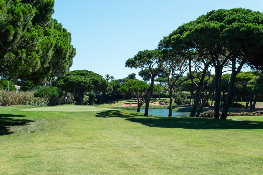 https://golftravelpeople.com/wp-content/uploads/2019/04/Onyria-Quinta-da-Marinha-Golf-Club-Cascais-Lisbon-Portugal-9.jpg
