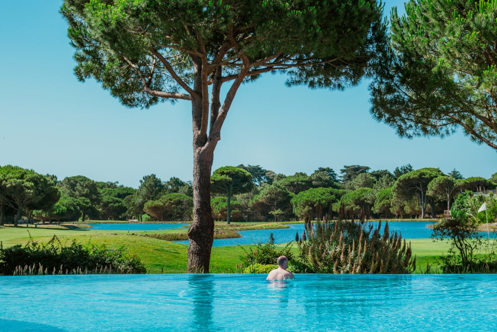 https://golftravelpeople.com/wp-content/uploads/2019/04/Onyria-Quinta-da-Marinha-Hotel-Cascais-Lisbon-Portugal-12.jpg