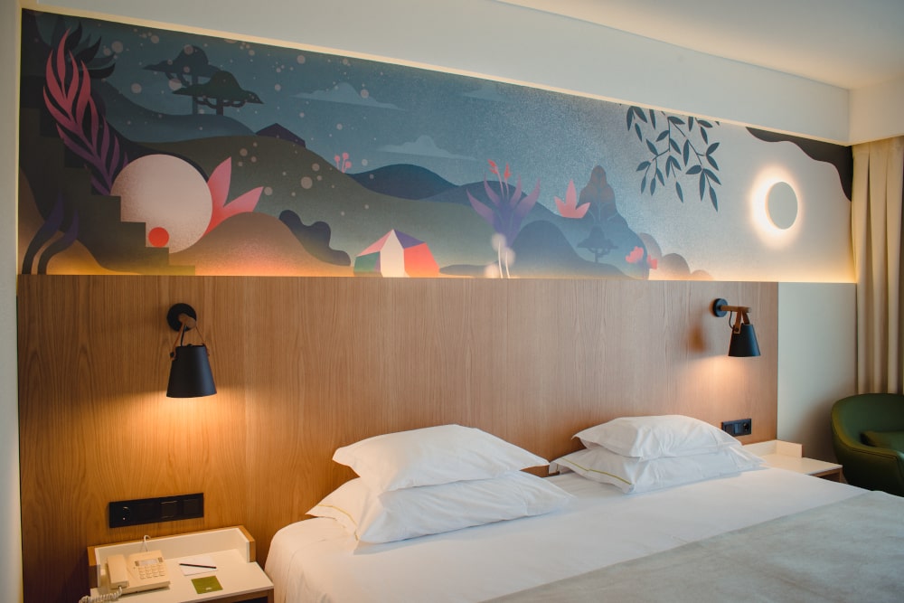 https://golftravelpeople.com/wp-content/uploads/2019/04/Onyria-Quinta-da-Marinha-Hotel-Cascais-Lisbon-Portugal-Bedrooms-and-Suites-23.jpg