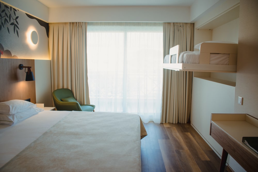 https://golftravelpeople.com/wp-content/uploads/2019/04/Onyria-Quinta-da-Marinha-Hotel-Cascais-Lisbon-Portugal-Bedrooms-and-Suites-27.jpg