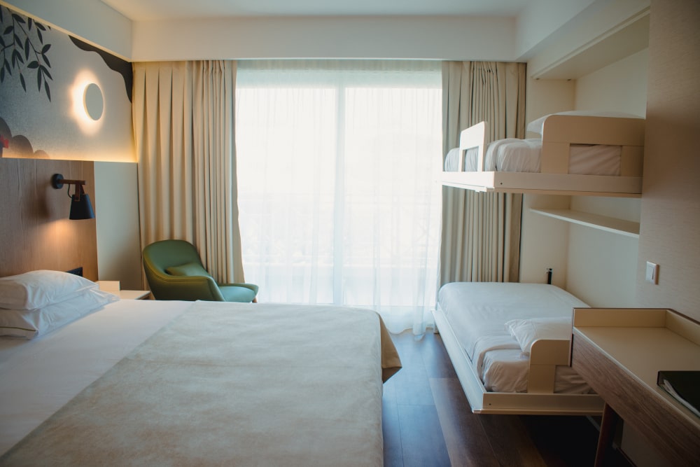 https://golftravelpeople.com/wp-content/uploads/2019/04/Onyria-Quinta-da-Marinha-Hotel-Cascais-Lisbon-Portugal-Bedrooms-and-Suites-28.jpg
