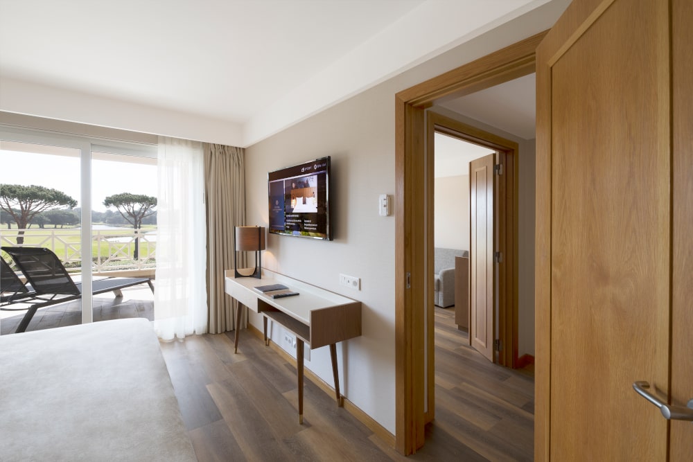 https://golftravelpeople.com/wp-content/uploads/2019/04/Onyria-Quinta-da-Marinha-Hotel-Cascais-Lisbon-Portugal-Bedrooms-and-Suites-4.jpg