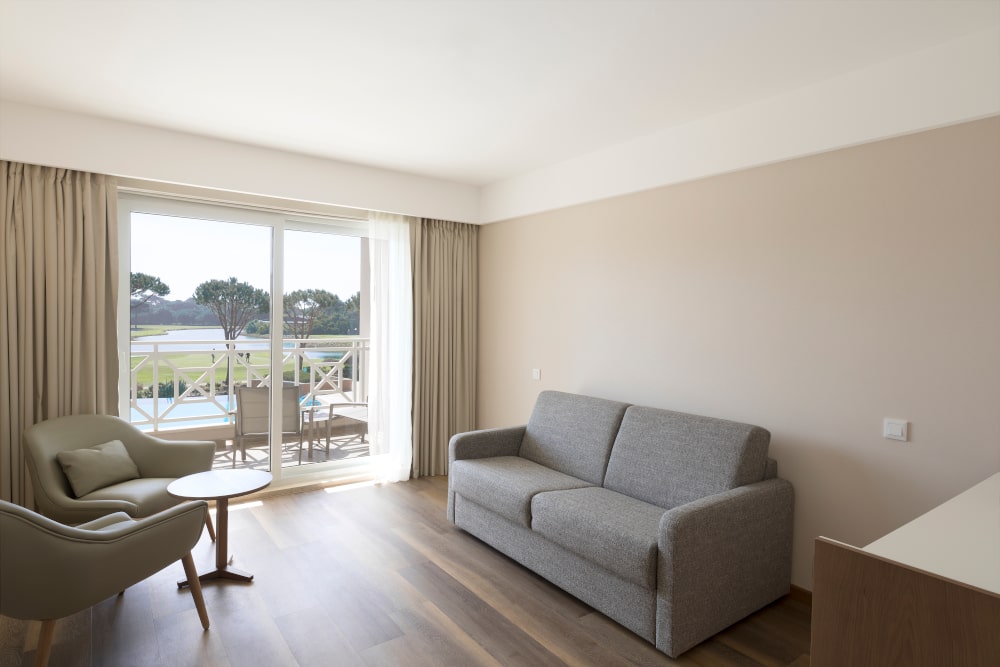 https://golftravelpeople.com/wp-content/uploads/2019/04/Onyria-Quinta-da-Marinha-Hotel-Cascais-Lisbon-Portugal-Bedrooms-and-Suites-5.jpg