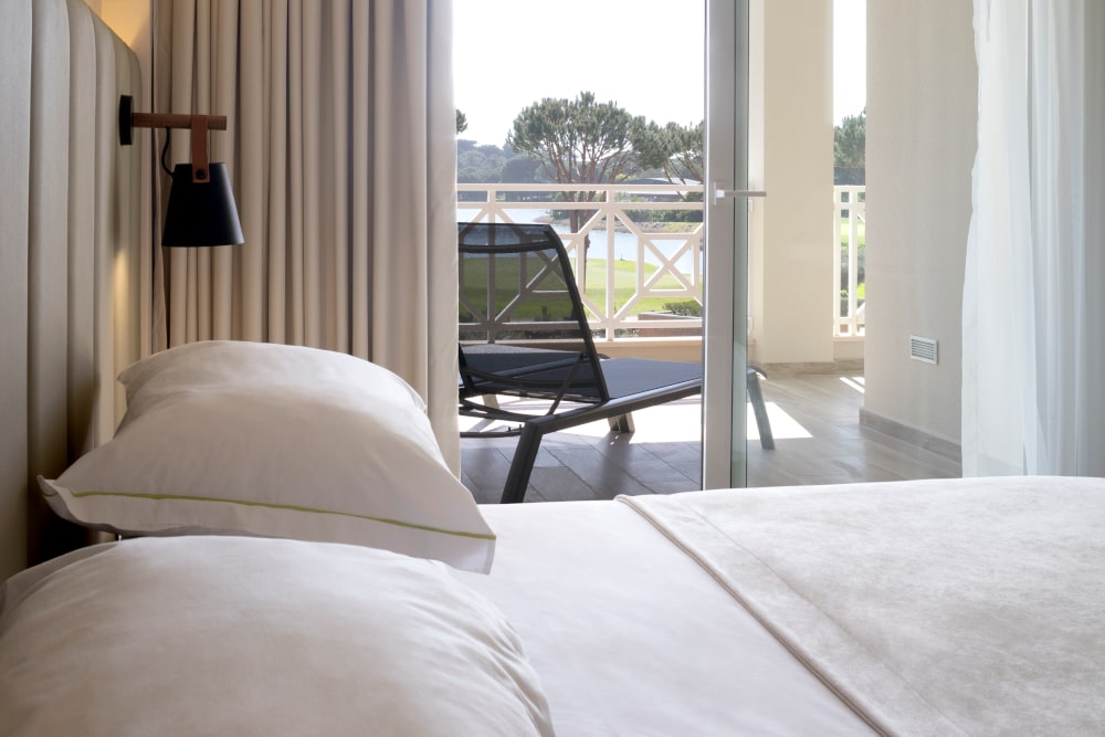 https://golftravelpeople.com/wp-content/uploads/2019/04/Onyria-Quinta-da-Marinha-Hotel-Cascais-Lisbon-Portugal-Bedrooms-and-Suites-9.jpg