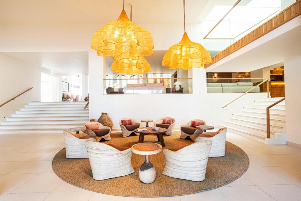 Ozadi Altura Beach Resort 4*