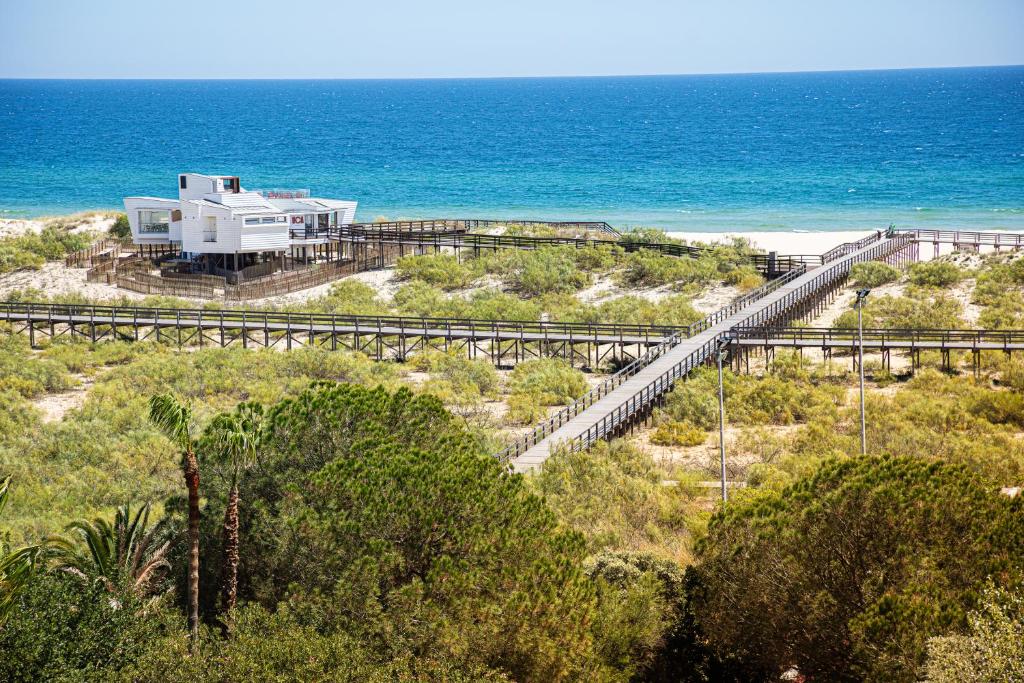 Ozadi Altura Beach Resort 4*