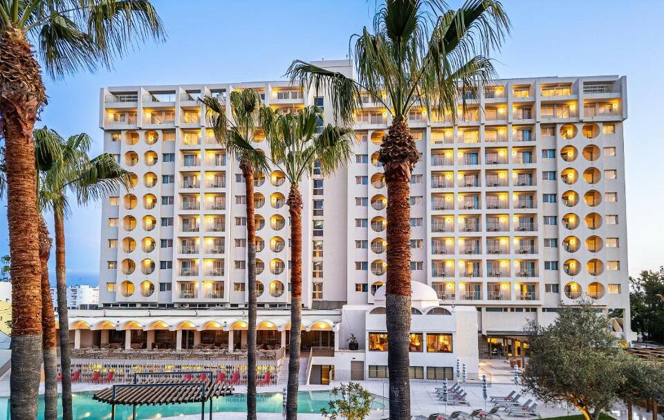 Ozadi Altura Beach Resort 4*