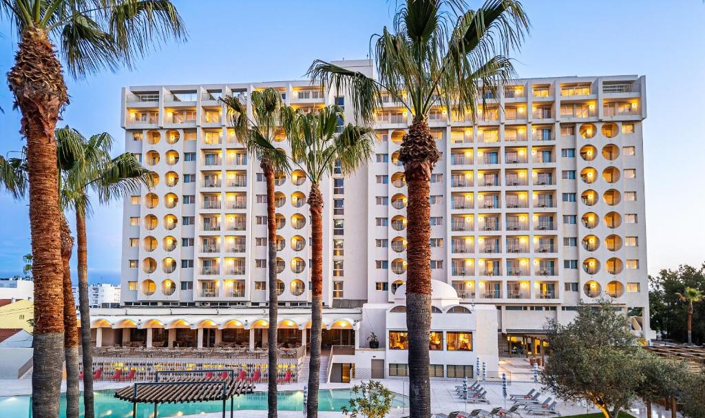 Ozadi Altura Beach Resort 4*