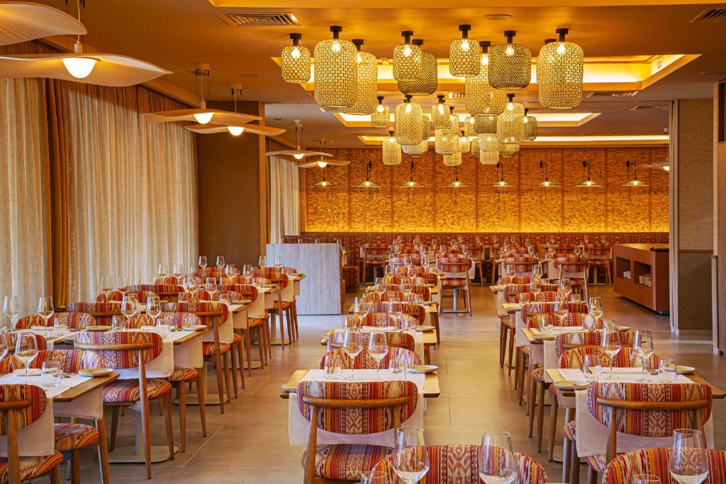 Ozadi Altura Beach Resort 4*