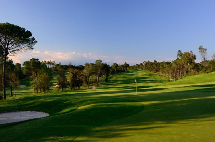https://golftravelpeople.com/wp-content/uploads/2019/04/PGA-Catalunya-Tour-Course-5.jpg