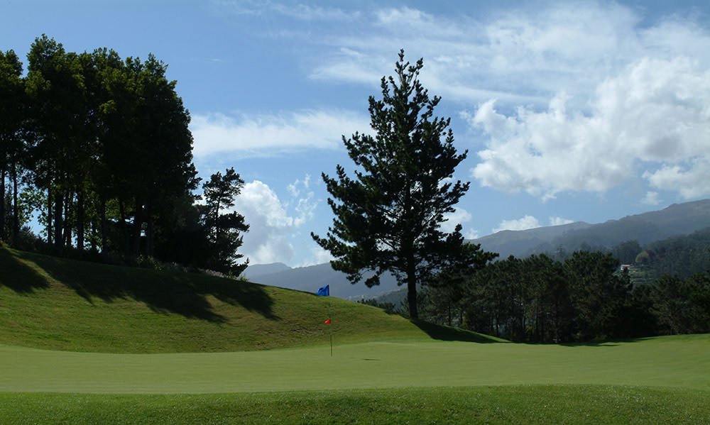 https://golftravelpeople.com/wp-content/uploads/2019/04/Palheiro-Golf-Club-Madeira-10-1.jpg