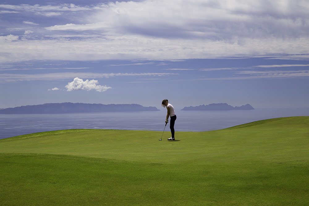 https://golftravelpeople.com/wp-content/uploads/2019/04/Palheiro-Golf-Club-Madeira-18-1.jpg