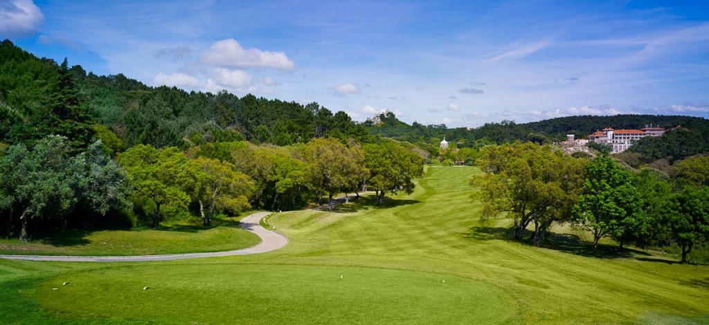 https://golftravelpeople.com/wp-content/uploads/2019/04/Penha-Longa-Golf-Club-160715-6-1024x470.jpg