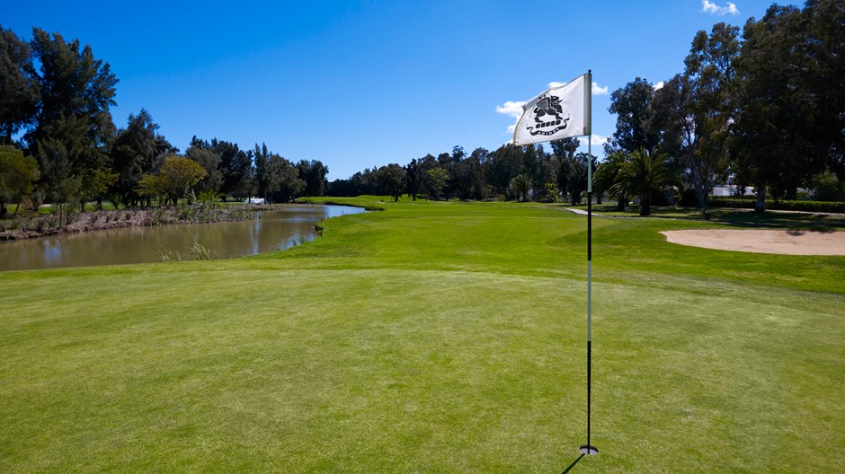 https://golftravelpeople.com/wp-content/uploads/2019/04/Penina-Golf-Resort-Henry-Cotton-Championship-Course-12.jpg