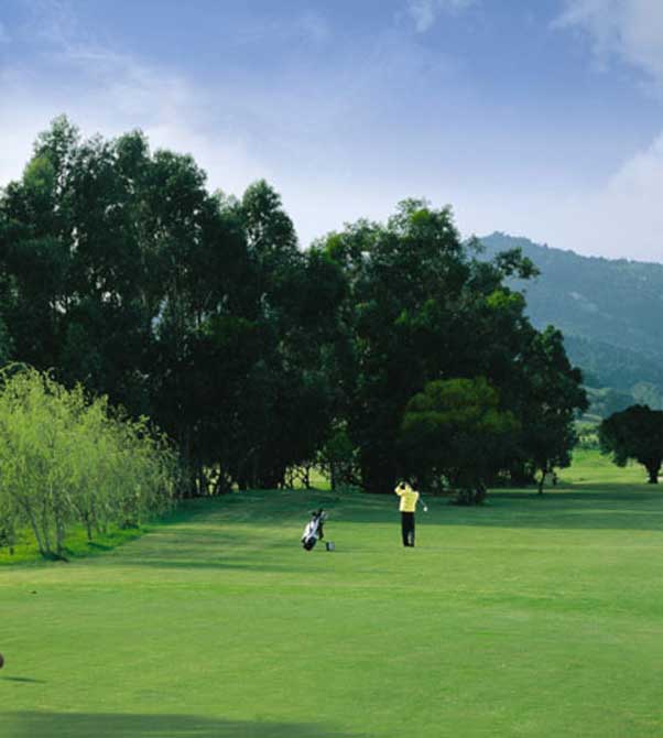 https://golftravelpeople.com/wp-content/uploads/2019/04/Pestana-Beloura-Golf-Club-2.jpg