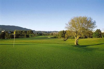 https://golftravelpeople.com/wp-content/uploads/2019/04/Pestana-Beloura-Golf-Club-4-400x265.jpg