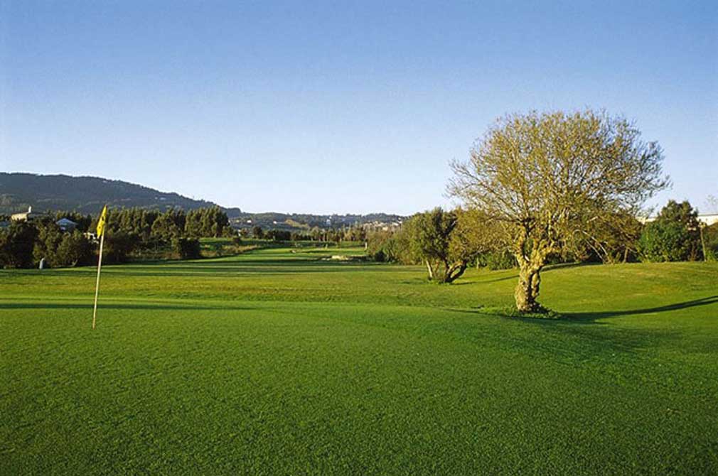 https://golftravelpeople.com/wp-content/uploads/2019/04/Pestana-Beloura-Golf-Club-4.jpg