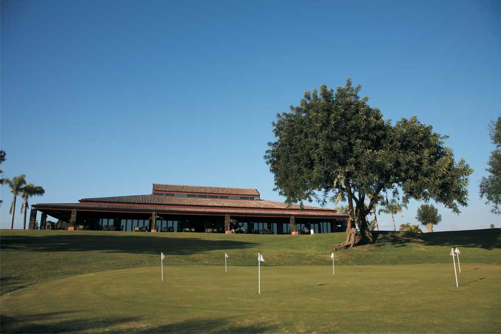https://golftravelpeople.com/wp-content/uploads/2019/04/Pestana-Pinta-Golf-Club-1.jpg