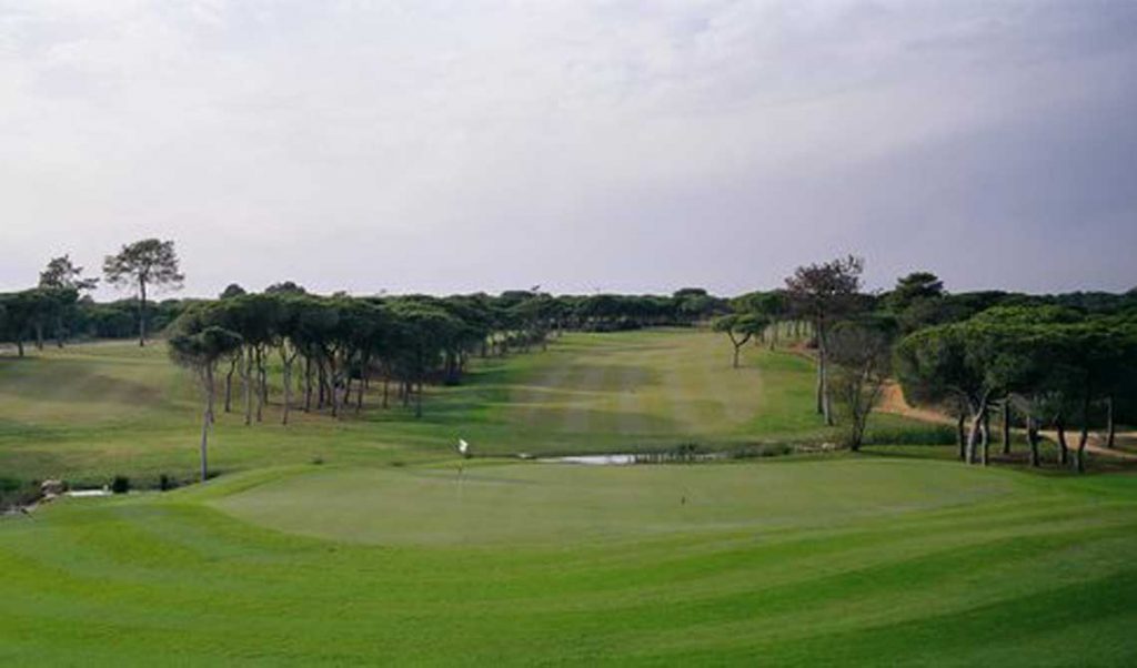 https://golftravelpeople.com/wp-content/uploads/2019/04/Pestana-Vila-Sol-Golf-Club-12-8-1024x602.jpg
