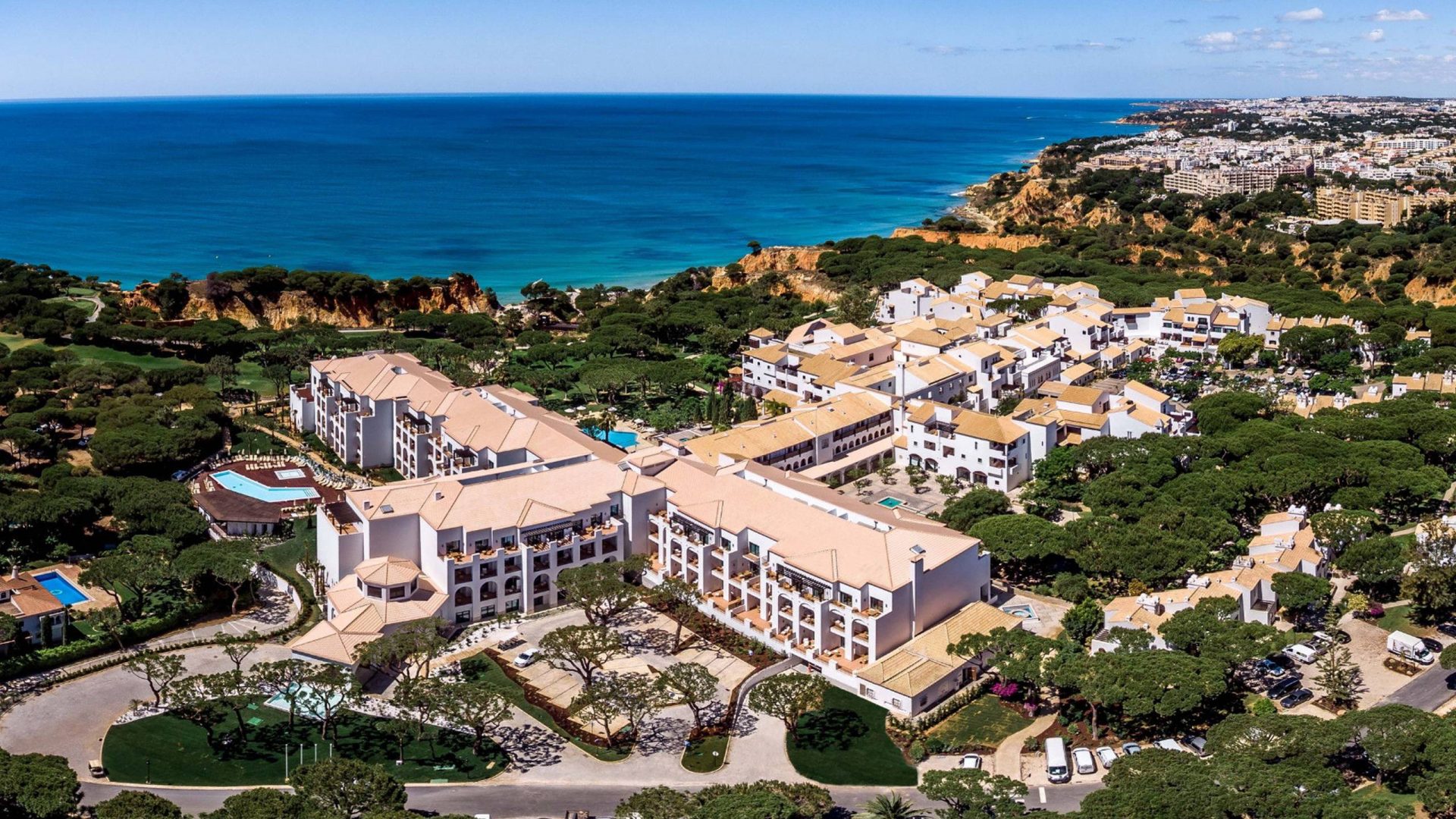 Pine Cliffs Hotel, a Luxury Collection Resort 5*