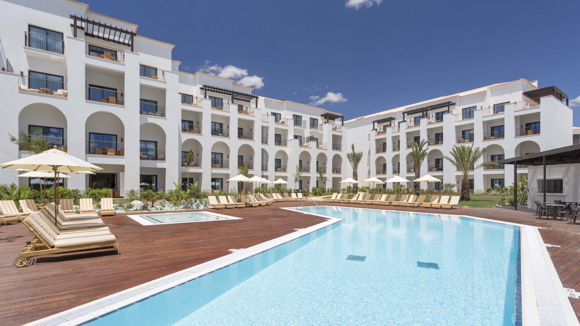 Pine Cliffs Hotel, a Luxury Collection Resort 5*