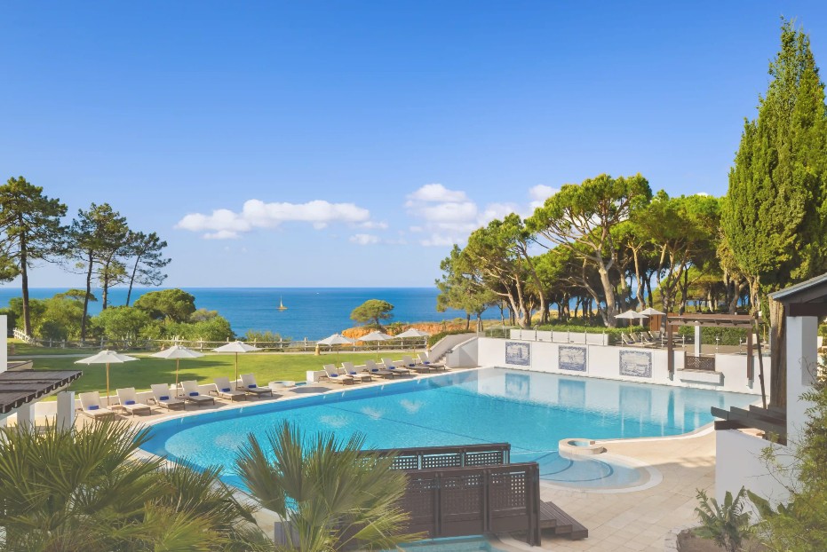 Pine Cliffs Hotel, a Luxury Collection Resort 5*
