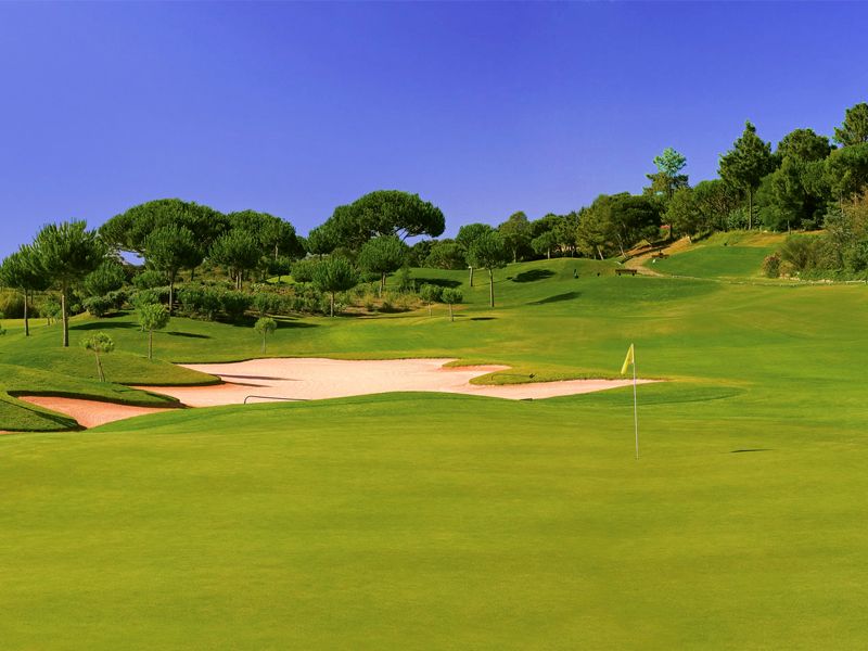 https://golftravelpeople.com/wp-content/uploads/2019/04/Pinheiros-Altos-Golf-Club-Corks-Course-3.jpg