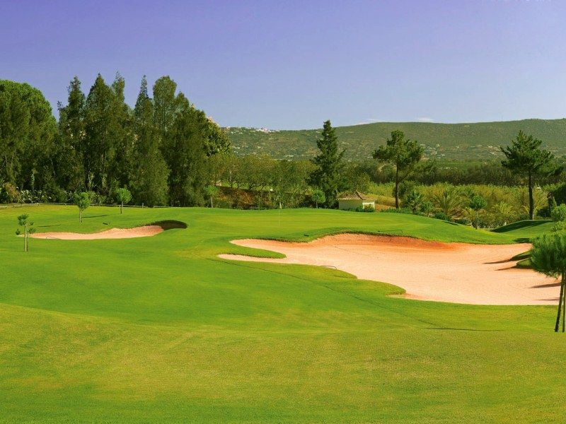 https://golftravelpeople.com/wp-content/uploads/2019/04/Pinheiros-Altos-Golf-Club-Corks-Course-4.jpg