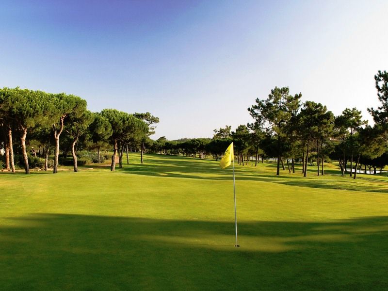 https://golftravelpeople.com/wp-content/uploads/2019/04/Pinheiros-Altos-Golf-Club-Corks-Course-8.jpg