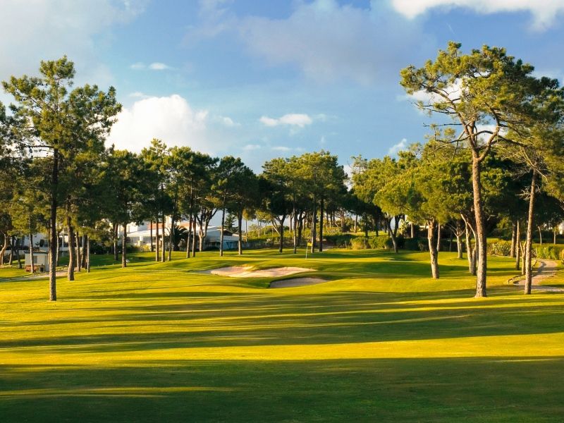https://golftravelpeople.com/wp-content/uploads/2019/04/Pinheiros-Altos-Golf-Club-Corks-Course-9.jpg