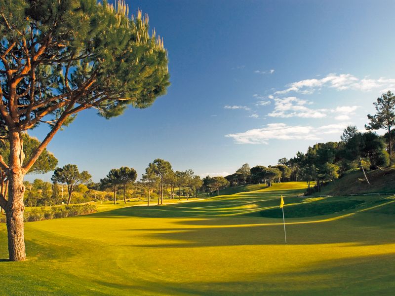 https://golftravelpeople.com/wp-content/uploads/2019/04/Pinheiros-Altos-Golf-Club-Corks-Course.jpg