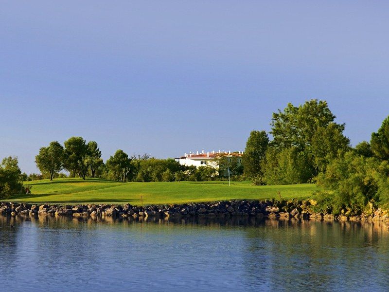 https://golftravelpeople.com/wp-content/uploads/2019/04/Pinheiros-Altos-Golf-Club-Olives-Course-5.jpg