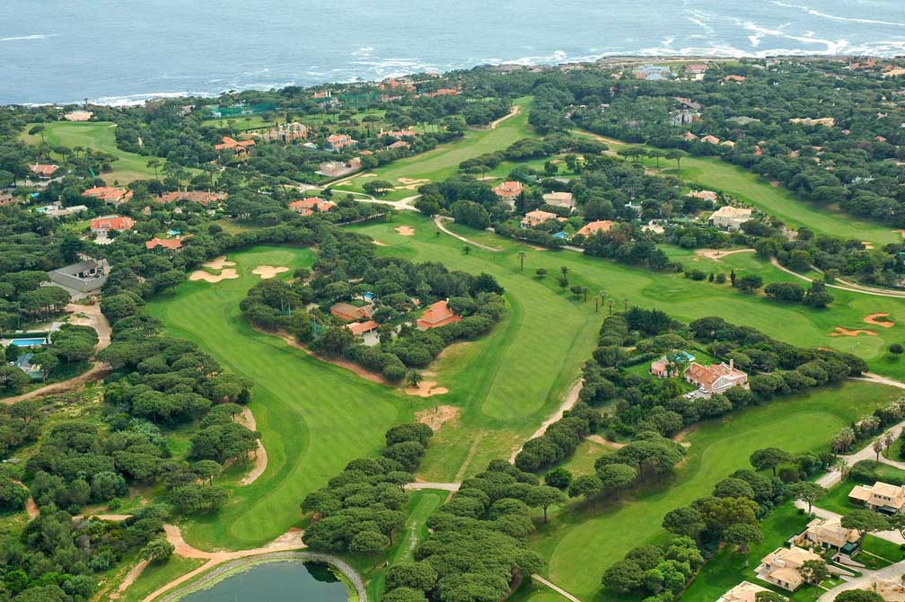 https://golftravelpeople.com/wp-content/uploads/2019/04/Quinta-da-Marinha-Golf-Club-11.jpg