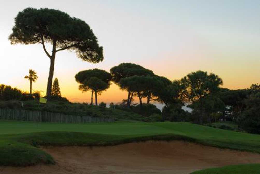 https://golftravelpeople.com/wp-content/uploads/2019/04/Quinta-da-Marinha-Golf-Club-5.jpg